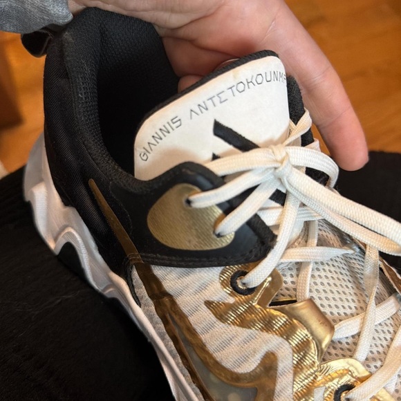 Nike Zoom KD 11 “Giannis Antetokounmpo” white and gold basketball trainers - Picture 6 of 6